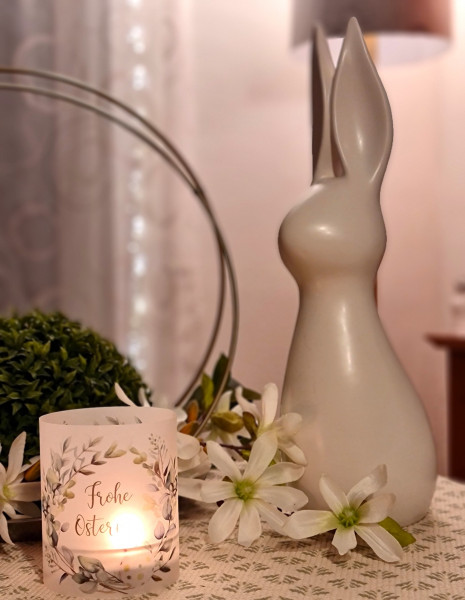 Lichthülle, Tischlicht mit einem Kranz aus grünen Blättern und einem Hasen - 5